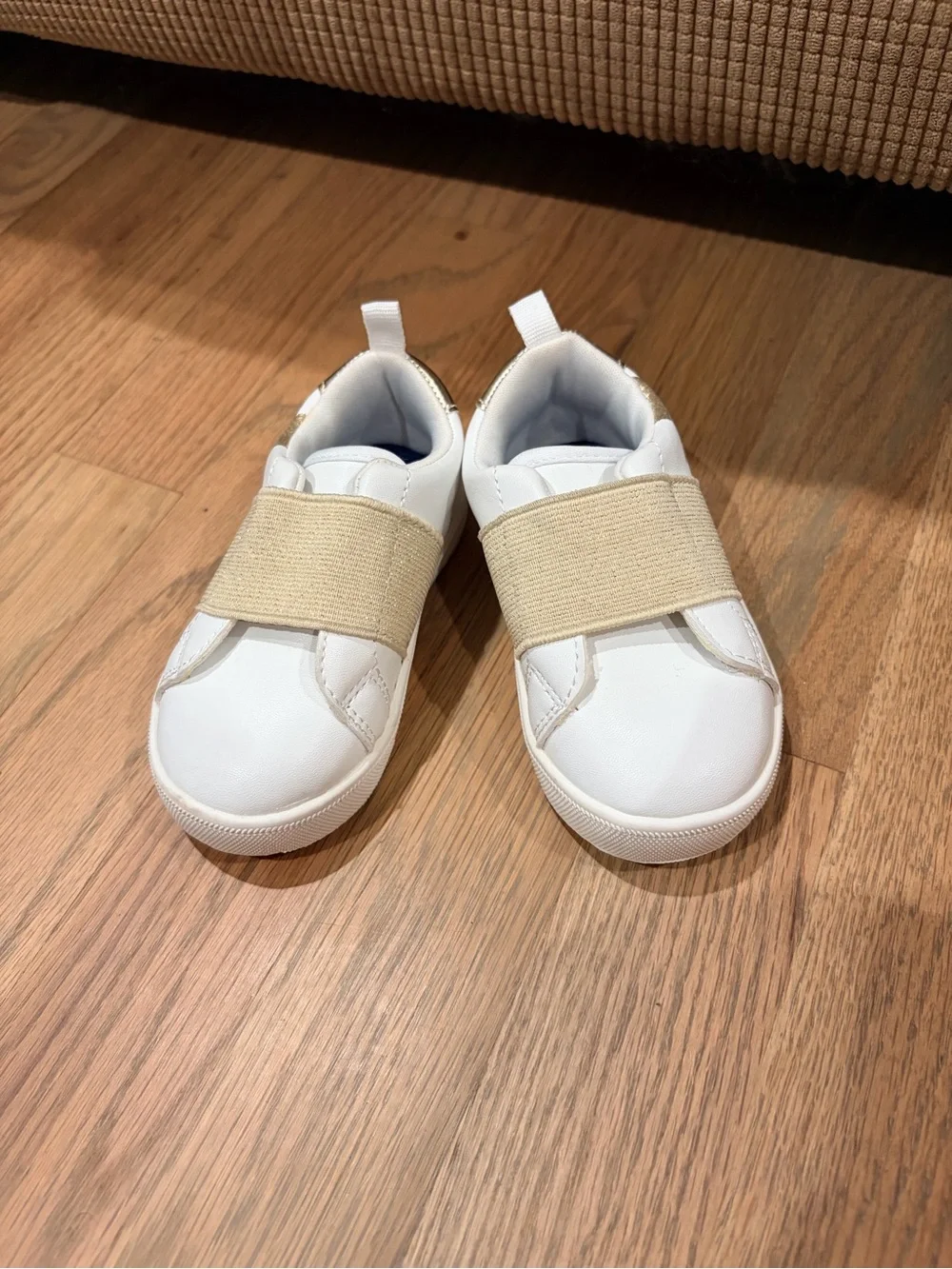 Osh Kosh sneakers, sparkly gold with stars, little girl size 5M